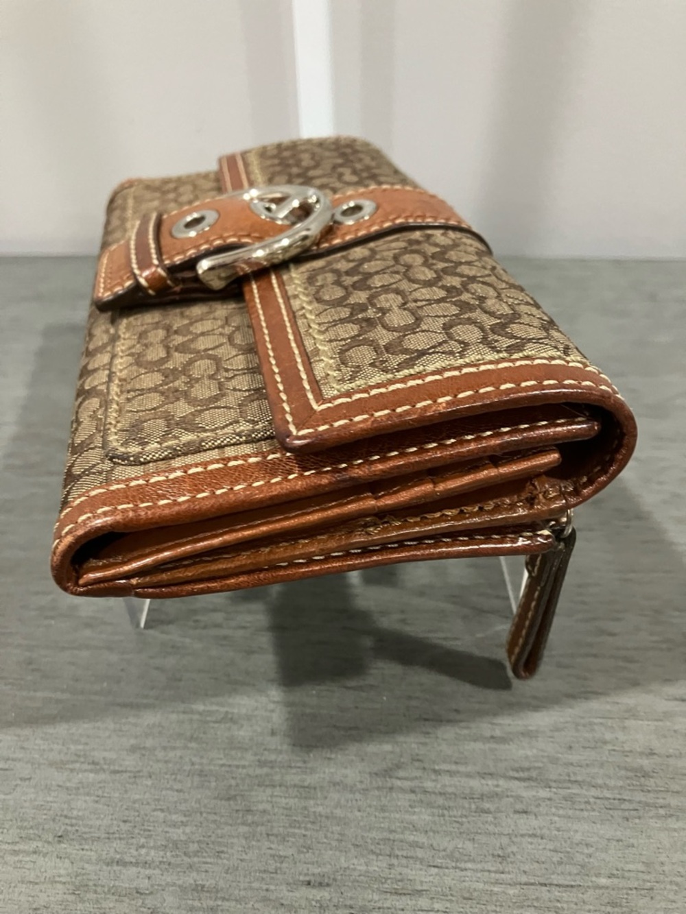 Coach Signature Canvas Wallet with brown leather trim Trim - Picture 4 of 10